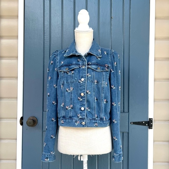 Minnie Mouse Denim Cropped Womens Size
Small - Picture 1 of 7